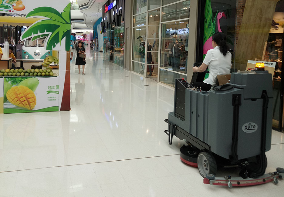 江西大型清潔設備多功能洗地機和電動<a href=http://www.zhiyunji.cn target=_blank class=infotextkey>掃地車生產廠</a>